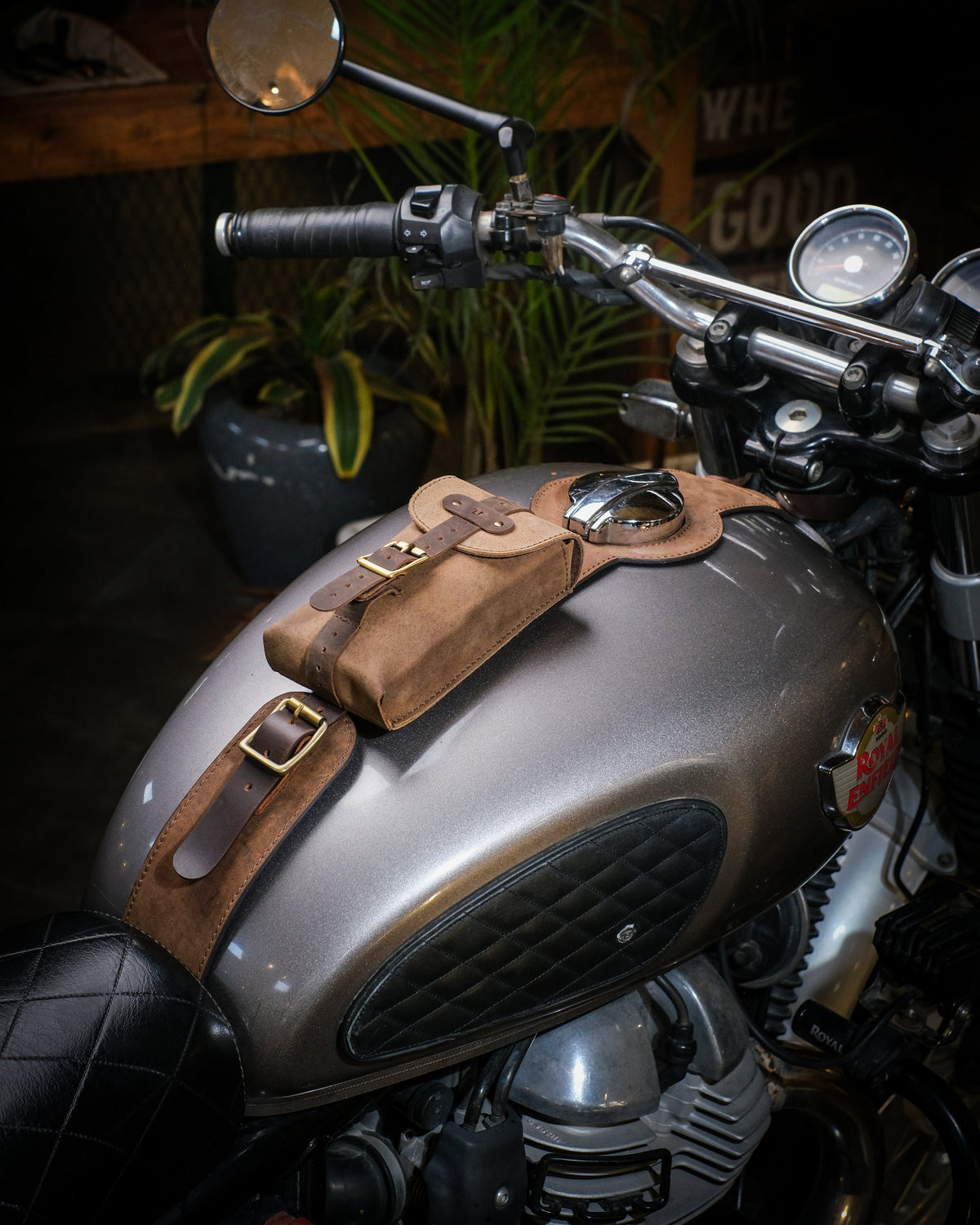 Interceptor/GT/Bear 650: Moto Exclusive Tank Strap