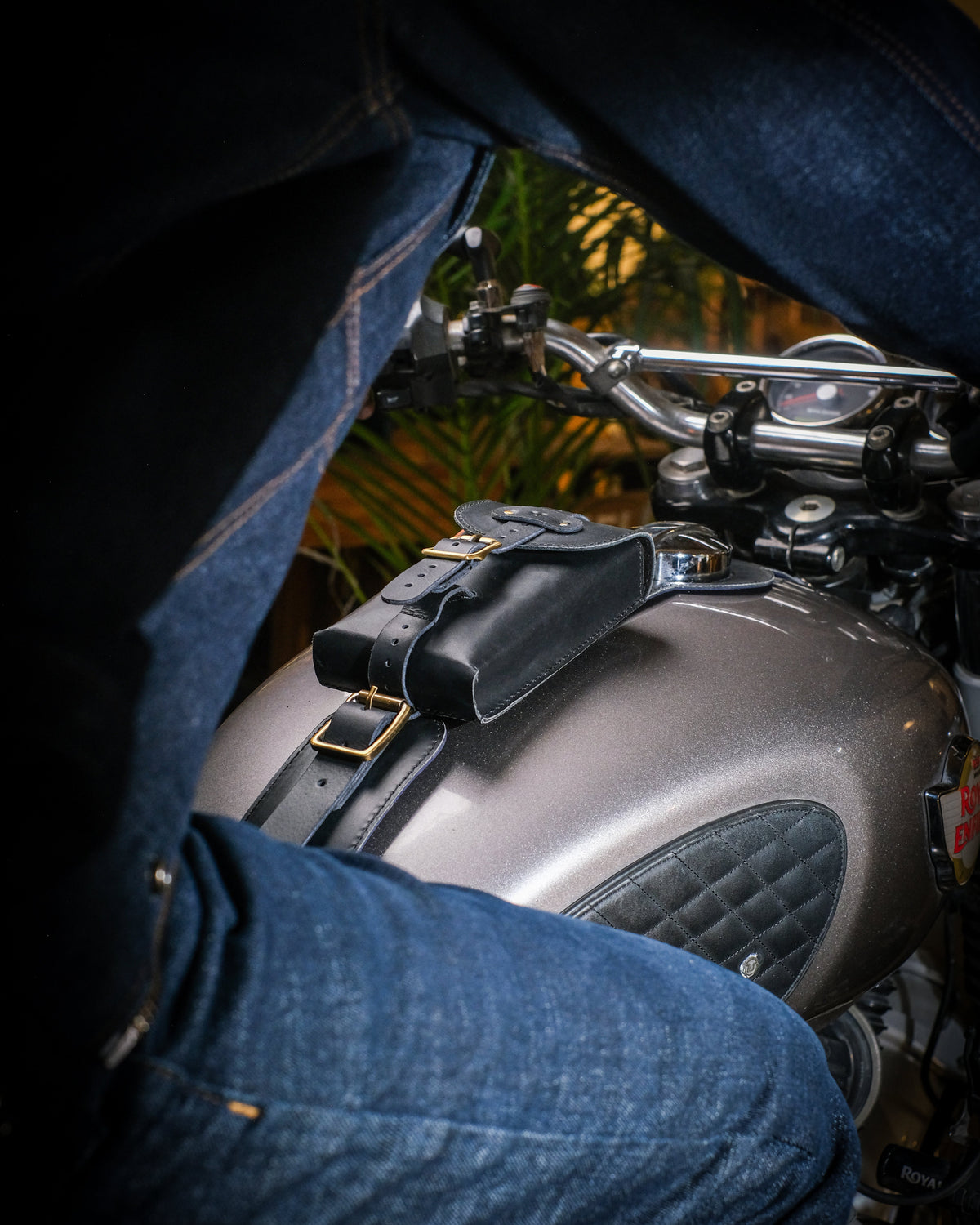 Interceptor/GT/Bear 650: Moto Exclusive Tank Strap