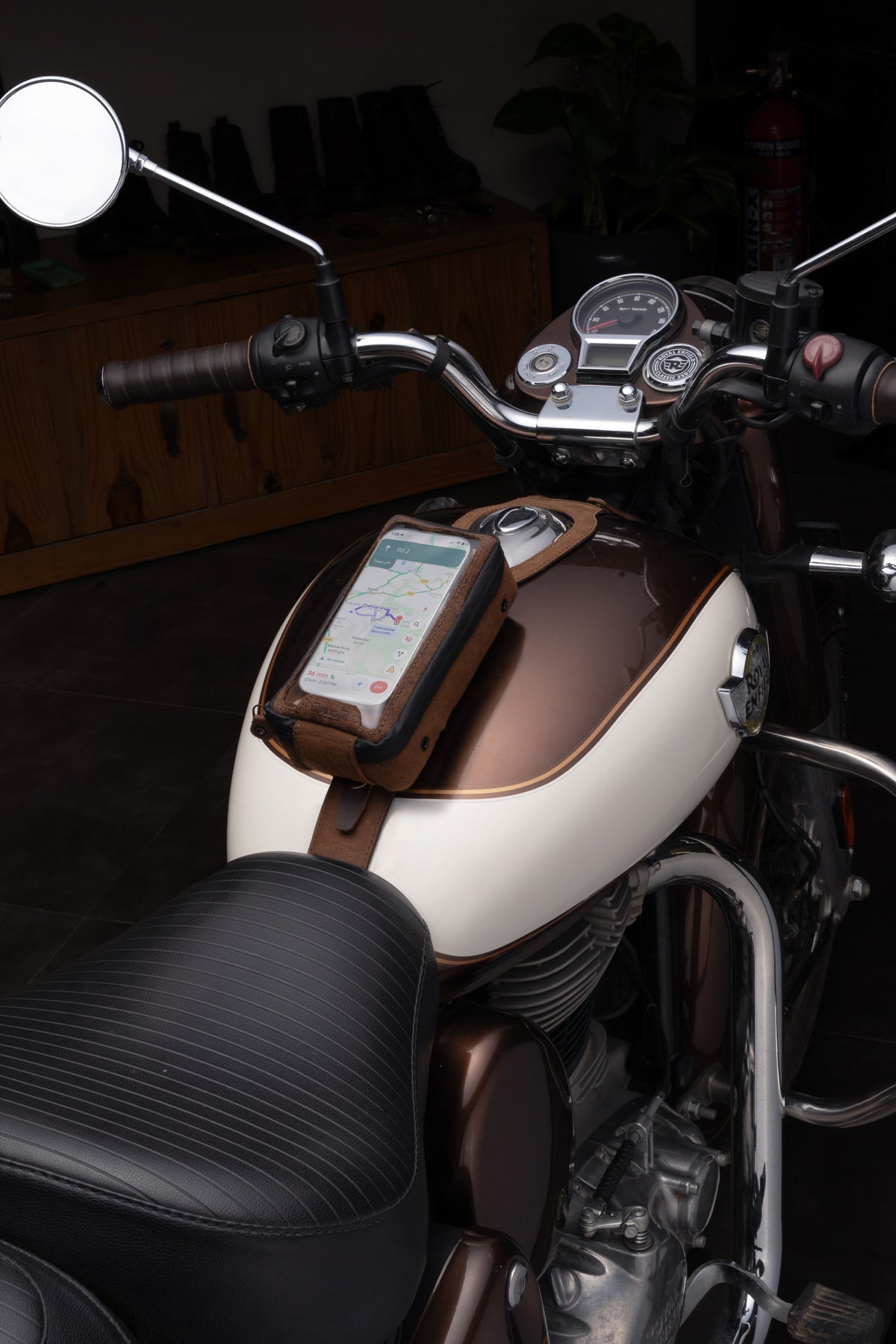 Popruh na nádrž pro Classic 350 / Goan 350