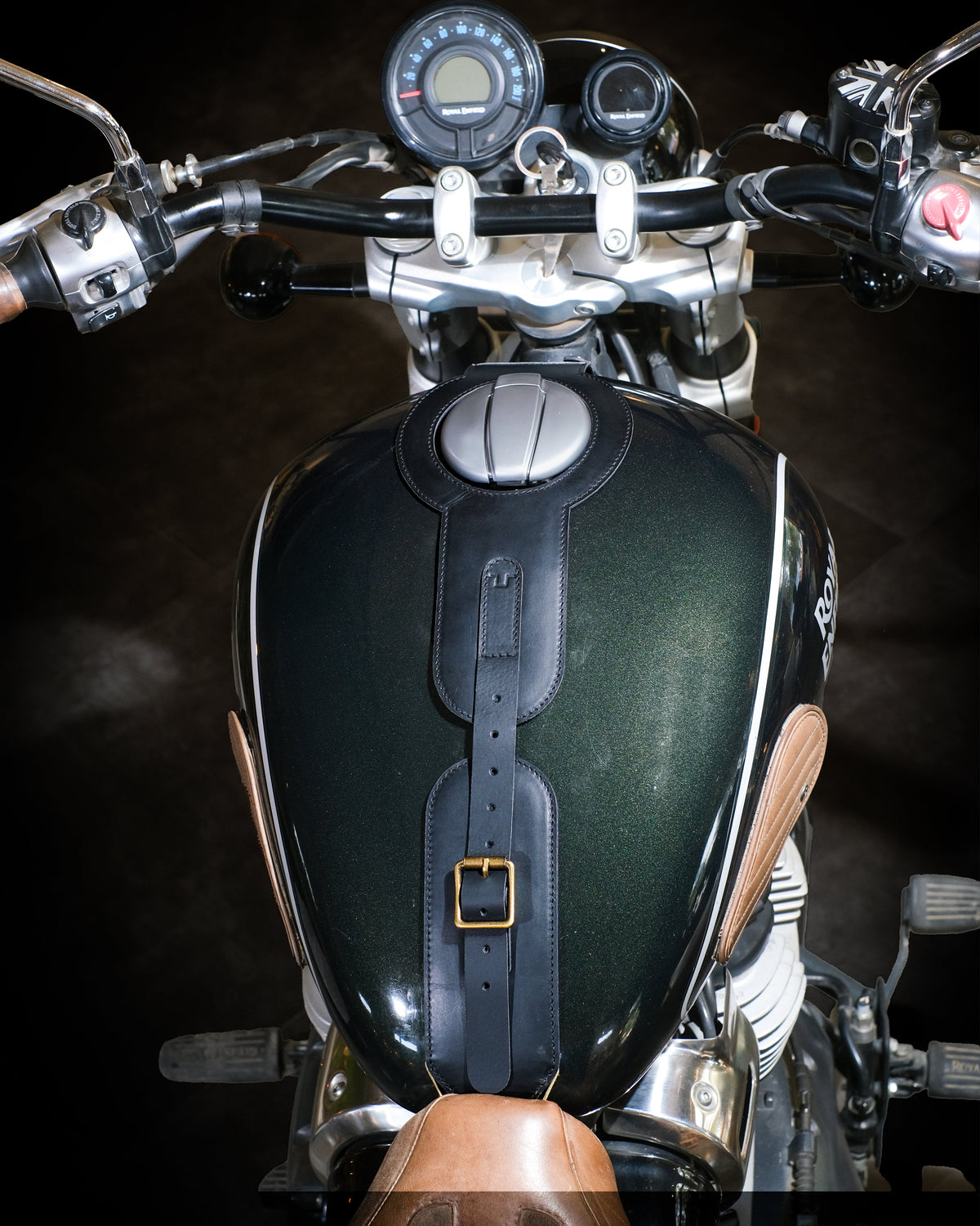 Super Meteor 650: Moto Exclusive Tank Strap