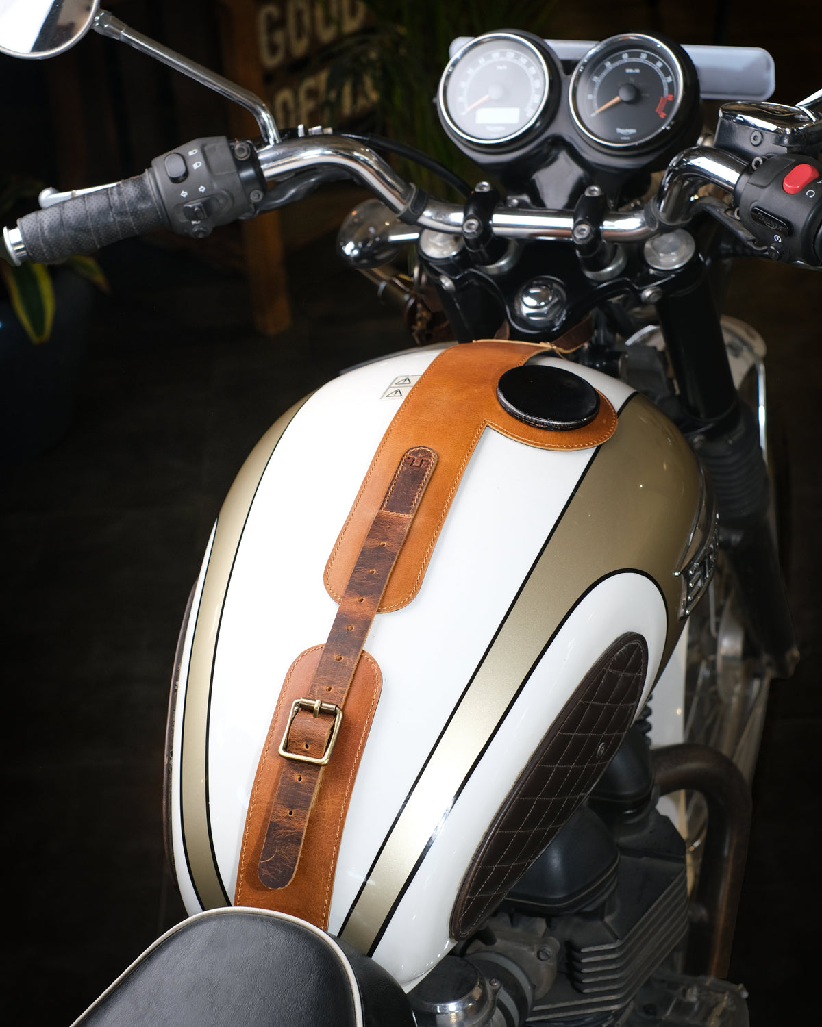 Triumph: Moto Exclusive Tank Strap