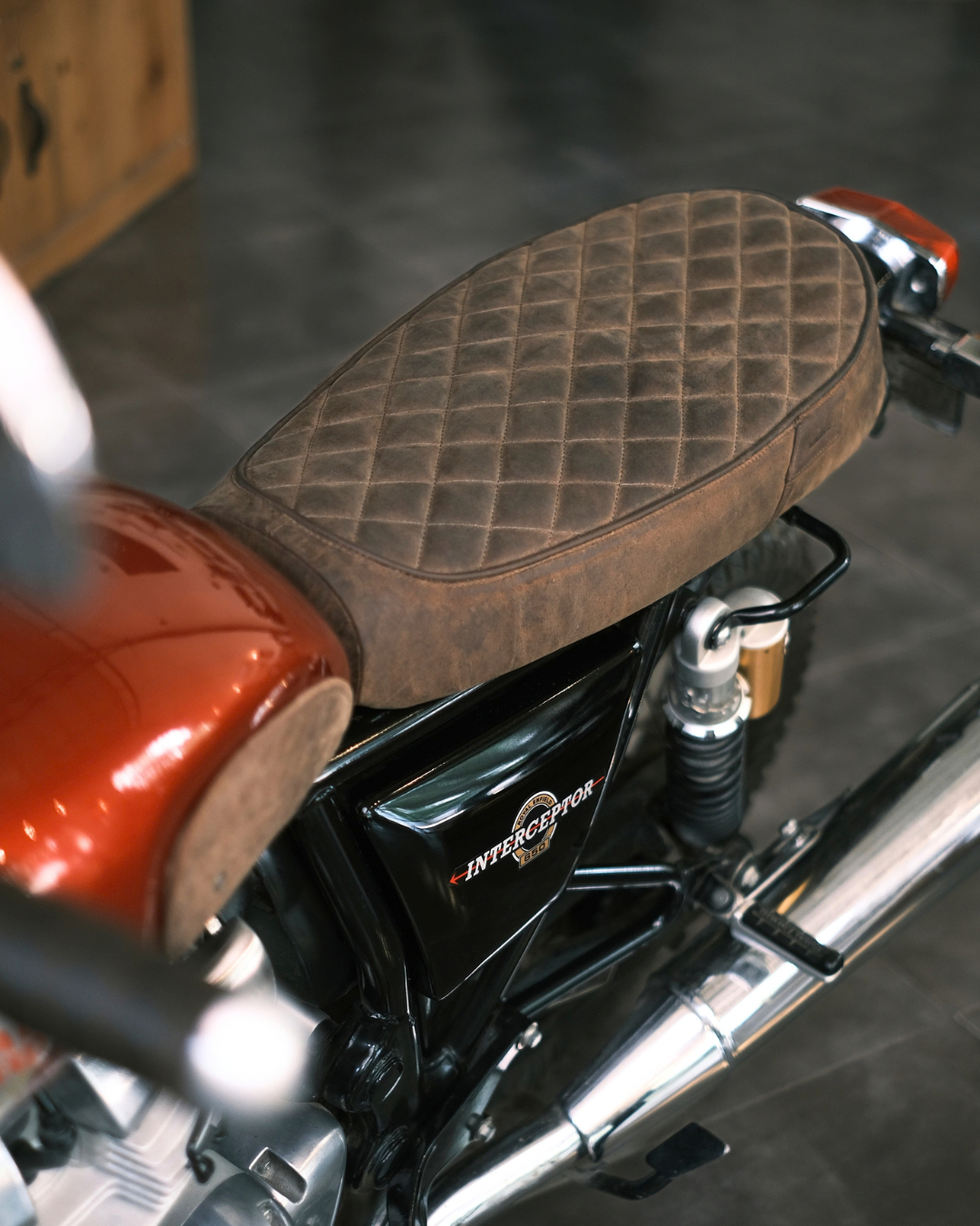 Kožený potah sedla pro Royal Enfield Interceptor 650
