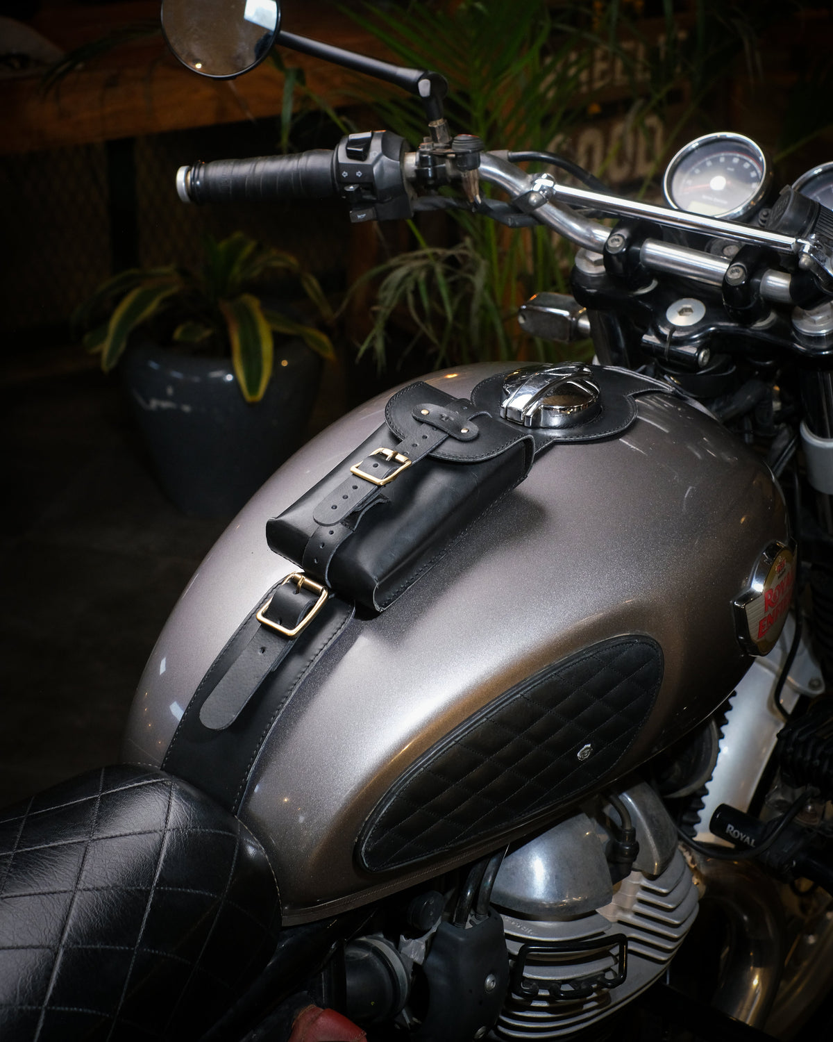 Interceptor/GT/Bear 650: Moto Exclusive Tank Strap